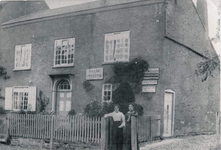 Cobblestones/Post Office c.1900