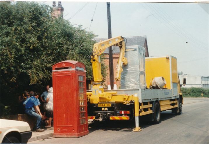 W0217b phone box protesters (1990)