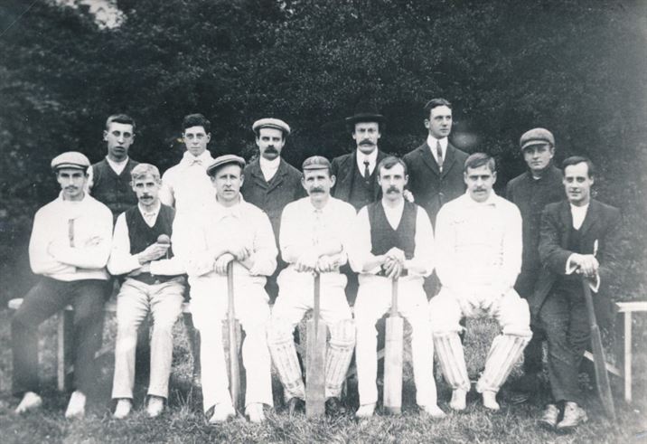 W0418a Cricket team c.1907