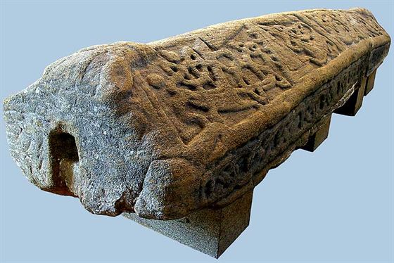 Anglo-Saxon/Scandinavian hogback monument (CG/Southwell & Nottingham Church History Project)