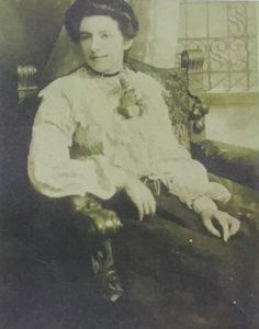 01a Annie Oxby Fairholm 1886-1916