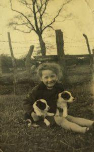 07a Avril and Gyp’s puppies 1944-5
